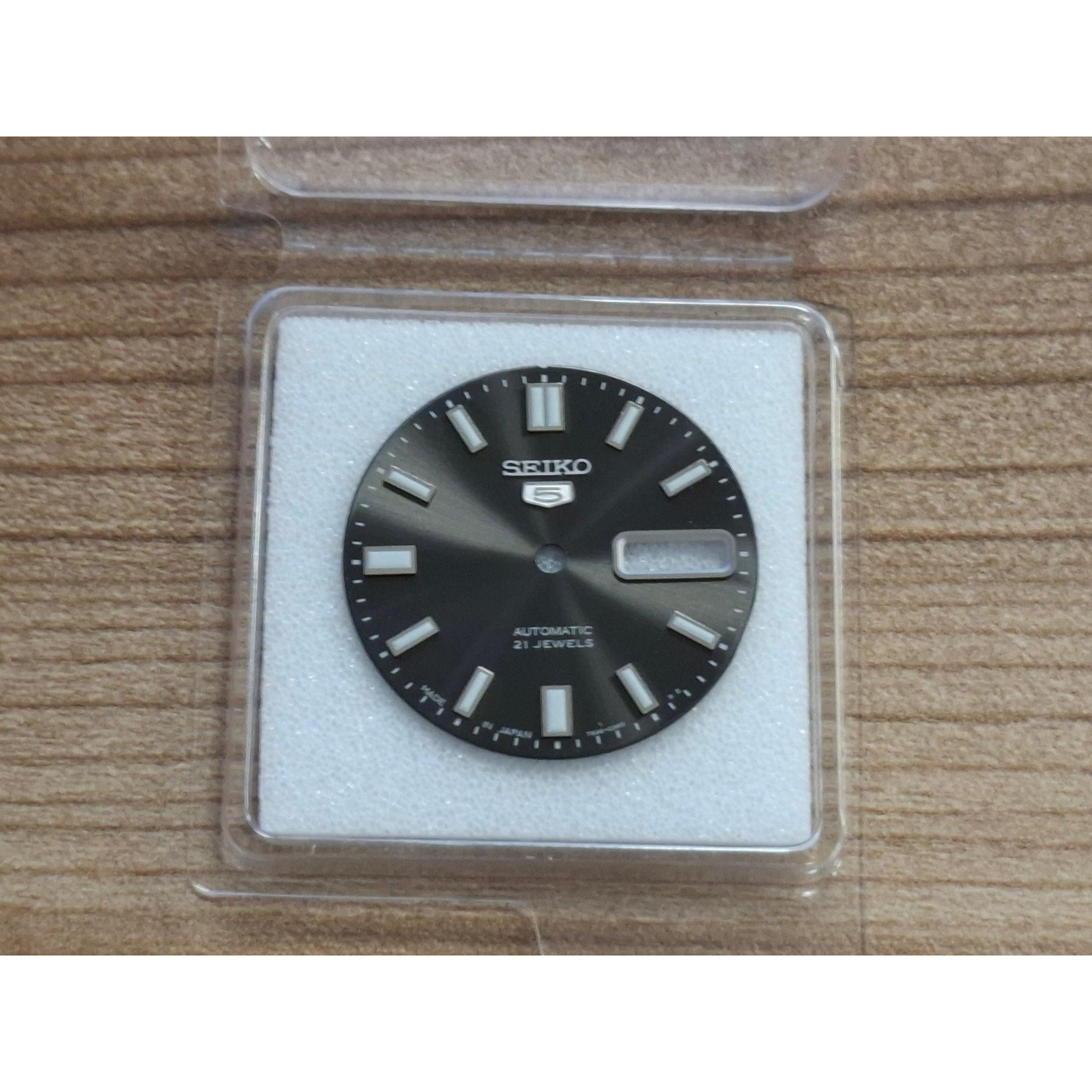 Seiko 7S260360XB23 Dial 7S26 - 02X0 / 02F0 / 0480 / 0520 / 0590 / 3040 & 8210 5 Automatic Dark charcoal - WatchPlaza
